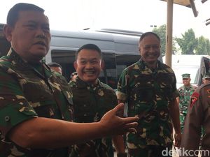 Momen Kedatangan Yudo di DPR untuk Fit and Proper Test Calon Panglima TNI