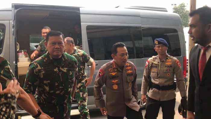 Laksamana TNI Yudo Margono tiba di DPR ditemani Kapolri hingga KSAD (Firda/detikcom)