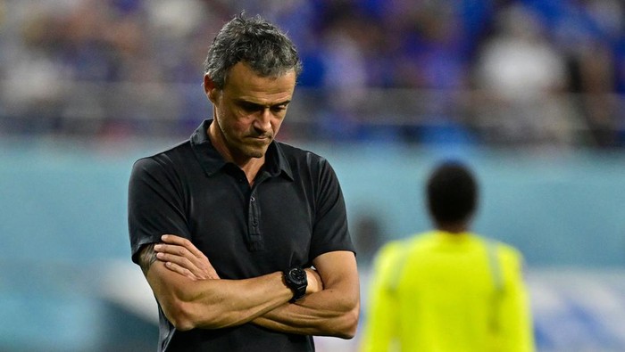 Spains coach #00 Luis Enrique reacts during the Qatar 2022 World Cup Group E football match between Japan and Spain at the Khalifa International Stadium in Doha on December 1, 2022. (Photo by JAVIER SORIANO / AFP) (Photo by JAVIER SORIANO/AFP via Getty Images)