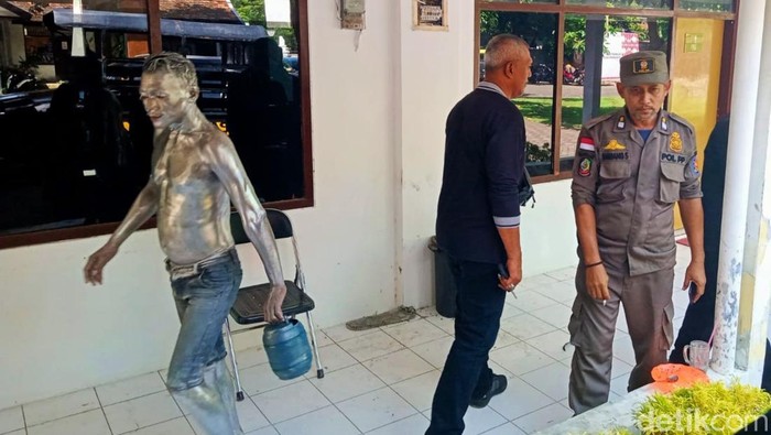 manusia silver di banyuwangi