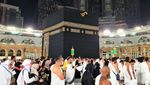 Brrrrr, Umat Muslim Rasakan Musim Dingin saat Beribadah di Mekkah dan Madinah