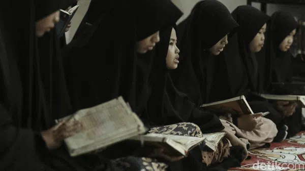 Mengintip Keseharian Santriwati Penghafal Alquran di Rumah Tahfiz Al Kautsar