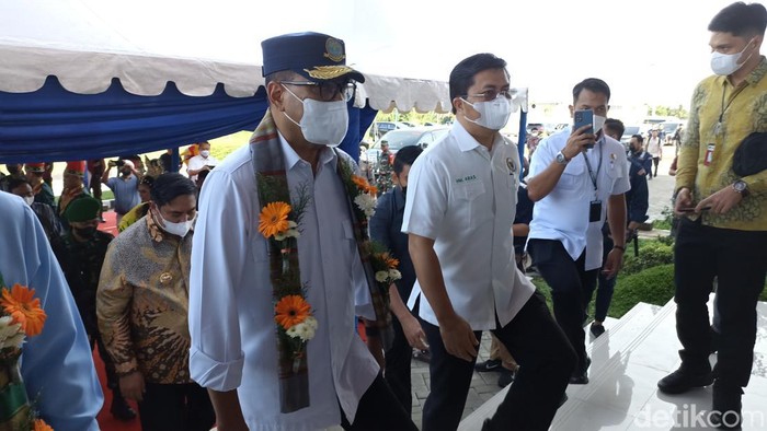 Menhub RI Budi Karya Sumadi telah melakukan uji coba dan soft launching rute kereta api Sulsel rute Stasiun Maros-Garongkong sepanjang 80 kilometer.