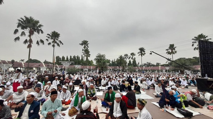 Penampakan massa reuni 212 di Masjid At-tin