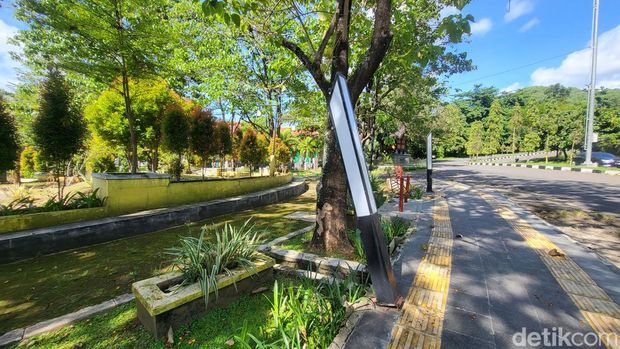 Penampakan Taman Bappeda hingga Taman DPRD Kab Sukabumi yang terkesan tak terurus, Jumat (2/12/2022)