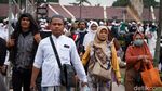 Reuni 212 Bubar, Massa Pungut Sampah di Masjid At-tin