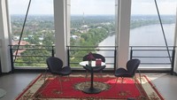 Pemandangan dari menara jembatan Sultanah Latifah setinggi 73 meter. Istimewa