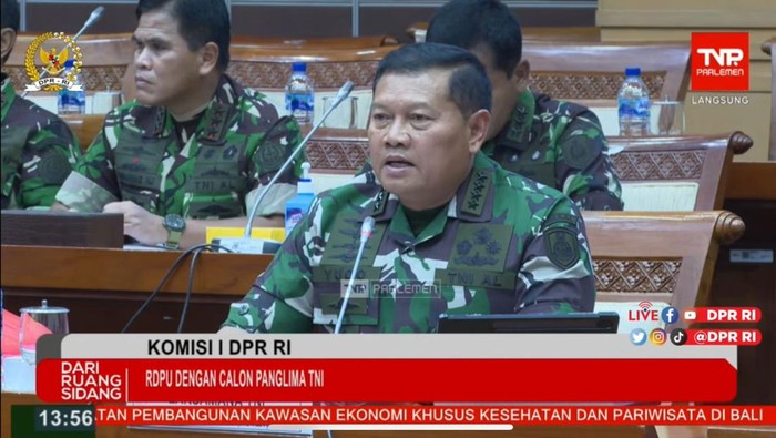 Uji kepatutan dan kelayakan calon Panglima TNI Laksamana Yudo Margono.