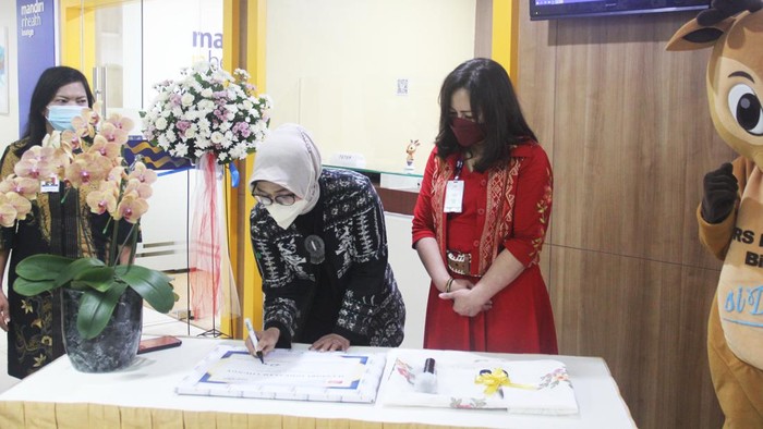 Upaya Peningkatan Pelayanan Kesahatan di RS RS Premier Bintaro bersinergi dengan Mandiri Inhealth. Mereka menghadirkan Lounge khusus Tertanggung Mandiri Inhealth.