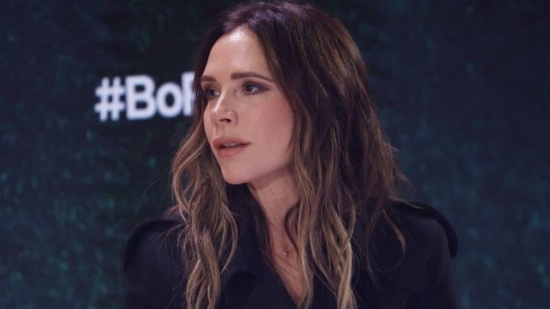 victoria beckham Beberapa makanan yang dikonsumsi pada diet ini adalah buah-buahan, kacang-kacangan, dan sayur-sayuran.