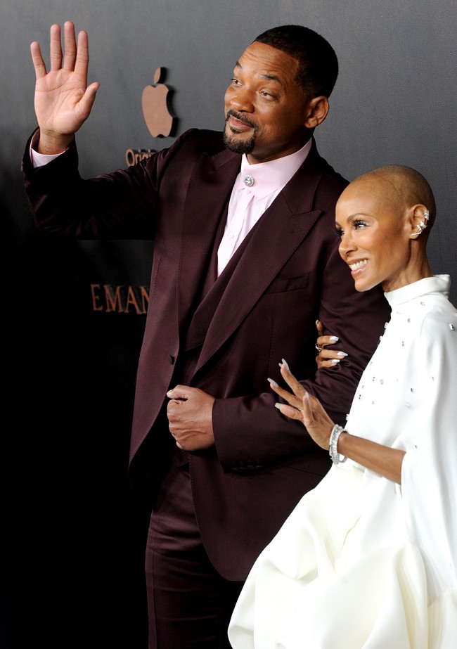 Penampilan Will Smith dan Jada Pinkett di karpet merah ini merupakan yang perdana setelah aksi Will Smith menampar komedian Chris Rock di Oscar 2022 pada Maret 2022 lalu. (Foto: Getty Images/Albert L. Ortega)