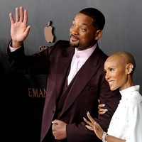 Penampilan Will Smith dan Jada Pinkett di karpet merah ini merupakan yang perdana setelah aksi Will Smith menampar komedian Chris Rock di Oscar 2022 pada Maret 2022 lalu. (Foto: Getty Images/Albert L. Ortega)