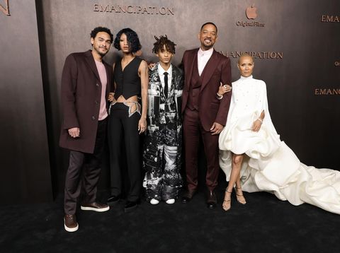 LOS ANGELES, CALIFORNIA - NOVEMBER 30:  (L-R) Trey Smith, Willow Smith, Jaden Smith, Will Smith, and Jada Pinkett Smith attend the premiere of Apple Original Films' 