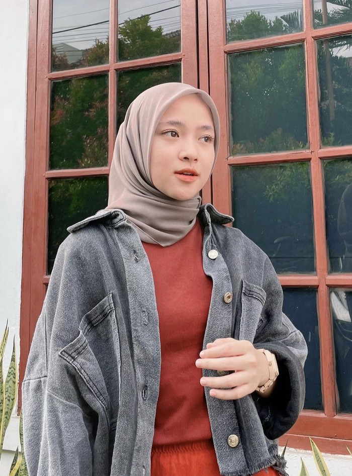 10 Momen Kulineran Nissa Sabyan, Jajan Milk Tea dan Makan Bareng Fans 10 Momen Kulineran Nissa Sabyan, Jajan Milk Tea dan Makan Bareng Fans