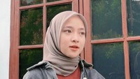 Pemilik nama asli Khoirunnisa ini eksis di Instagram dengan followers mencapai lebih dari 18 juta. Banyak fans menunggu setiap unggahan Nissa Sabyan.