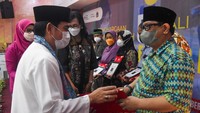 alang Merah Indonesia Provinsi DKI Jakarta menyelenggarakan Pemberian Penghargaan Pendonor Darah 50 X kepada 400 orang pendonor yang telah menyumbangkan darahnya secara sukarela dan tanpa pamrih. Nantinya darah yang telah di donor di berikan kepada pasien yang membutuhkan di Rumah Sakit. 