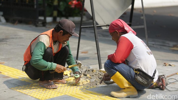 Trotoar Jalan Merdeka Selatan Direvitalisasi