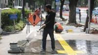 Dengan revitalisasi ini, diharapkan trotoar dapat terlihat lebih indah dan cantik.  