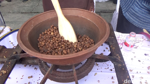 Festival Sangrai Kopi khas lereng semeru di lumajang