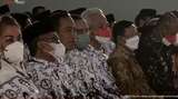 Ganjar: Terima Kasih Pak Jokowi Pakai Baju PGRI
