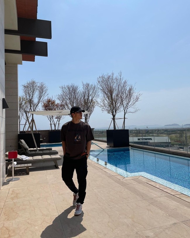 Berkat gol kedua yang disumbangkan oleh Hwang Hee-chan, Korea Selatan melaju ke babak 16 besar dan akan bertemu dengan Brasil pada Selasa (6/12/2022).Foto: Instagram @hwangheechan