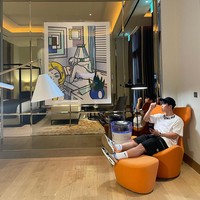 Hwang Hee-chan masuk sebagai pemain pengganti dalam pertandingan melawan Portugal kemarin. Pria 26 tahun tersebut berhasil membobol gawang lawan saat injury time. Tendangan dan selebrasi Hwang Hee-chan yang dramatis pun jadi viral di media sosial.Foto: Instagram @hwangheechan