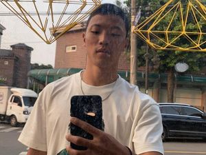 Hwang Hee-chan Jadi Pahlawan Korsel, Intip Gaya Stylish-nya di Luar Lapangan