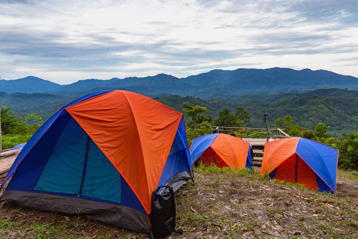 ilustrasi tenda