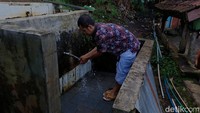 Tidak hanya udaranya yang sejuk, air di Kampung Heubeul Isuk juga begitu menyegarkan. Pasalnya warga sangat menjaga lingkungannya agar tetap asri (Foto: Yuga Hassani/detikJabar).