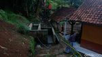 Kala Matahari Datang Kesiangan di Kampung Heubeul Isuk Bandung