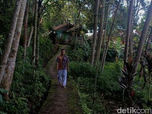 Matahari Datang Kesiangan di Kampung Heubeul Isuk Bandung