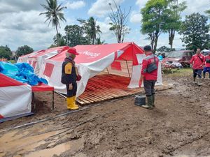 Kemensos Sediakan 4.500 Palet untuk Pengungsi di Cianjur