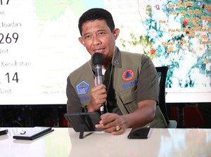BNPB Kerahkan 35 Helikopter-Sebar 341 Kg Garam untuk Penanganan Karhutla