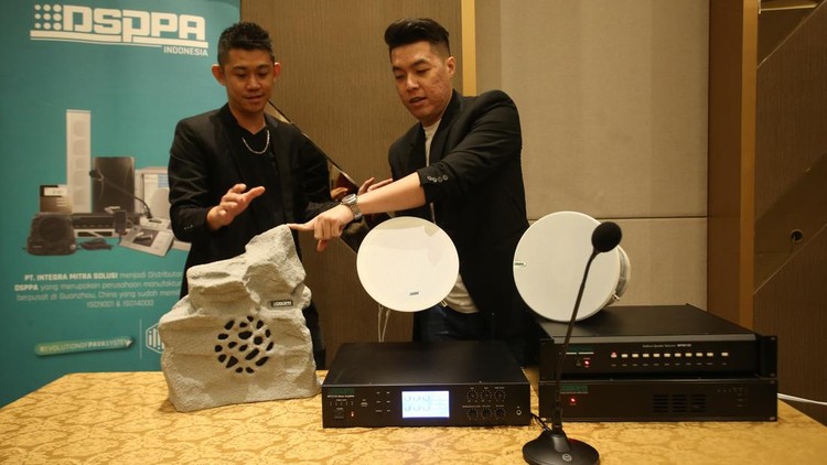 Keren, Speaker Ini Bisa Berkamuflase Jadi Batu PT Integra Mitra Solusi (IMS) memperkenalkan produk PA System (Public Address System) dengan menggandeng pabrikan audio system asal China yaitu DSPPA (Digital Signal Process Public Address). Pengenalan produk produk Inovatif DSPPA, dalam gelaran Dealer Gathering dengan mengangkat tema memodernisasi dan update technology dalam PA system Indonesia di Jakarta.