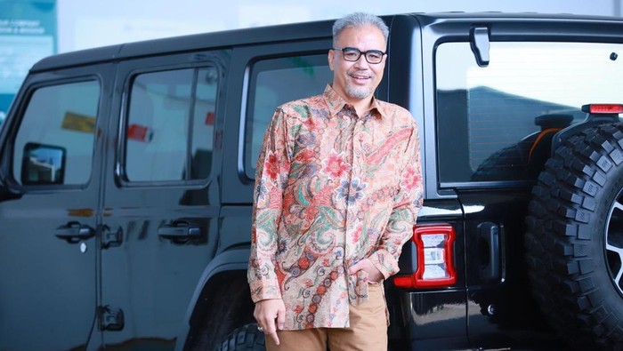 Komisi VII DPR Tinjau Industri Kosmetik Tanah Air Komisi VII DPR RI melakukan kunjungan ke salah satu industri kosmetik di Jawa Barat. Hal itu dilakukan sebagai pengawasan.
