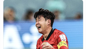 Heung Min Son pun menangis usai kemenangan timnya. Foto: Twitter
