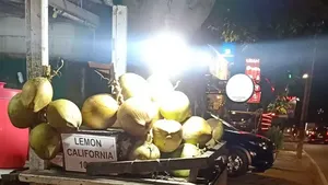 Ngakak! 10 Warung Ini Tawarkan Menu yang Tak Nyambung