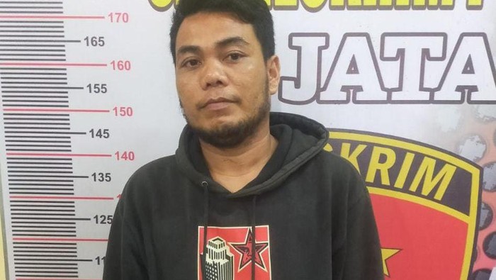 Pelaku saat diamankan di Polres Batu Bara (Foto: Istimewa)