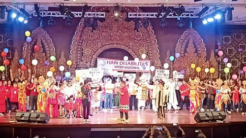 Perayaan Hari Disabilitas Internasional yang digelar di Gedung Dharma Negara Alaya (DNA) Denpasar, Bali pada Sabtu (3/12/2022). Foto: Ni Made Lastri Karsiani Putri