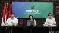 Jubir Muda PKB, Dira Martamin, Nada Fuady dan Michael Sinaga saat konferensi pers di Kantor DPP PKB, Jakarta, Sabtu (3/12/2022).