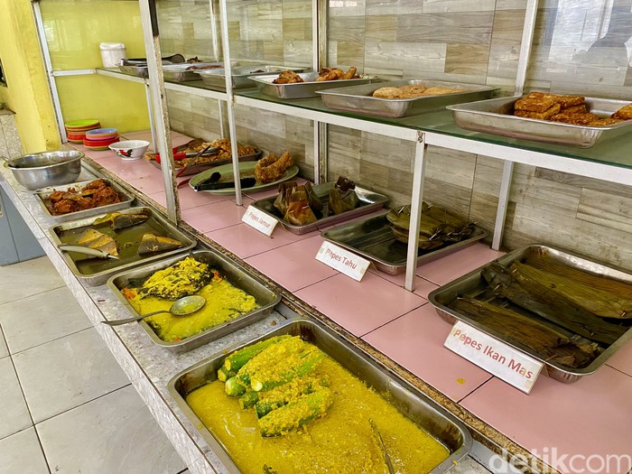 RM Hj. Nunung RM Hj. Nunung, rumah makan khas Sunda legendaris
