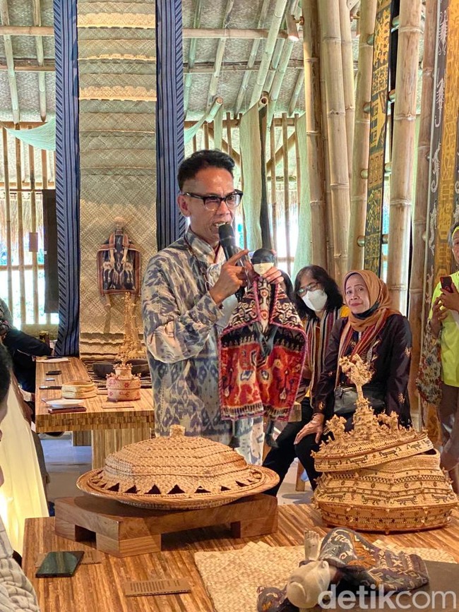 Keindahan dan keunikan budaya Sumba menggugah hati Edo untuk mengumpulkan benda-benda yang disebutnya sebagai sebagai sisa-sisa peradaban. Muncul rasa tanggung jawab untuk mengarsipkannya untuk keperluan pelestarian dan edukasi generasi mendatang. (Foto: Daniel Ngantung/detikcom)