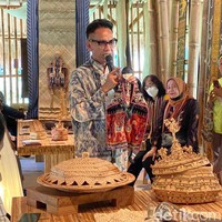 Keindahan dan keunikan budaya Sumba menggugah hati Edo untuk mengumpulkan benda-benda yang disebutnya sebagai sebagai sisa-sisa peradaban. Muncul rasa tanggung jawab untuk mengarsipkannya untuk keperluan pelestarian dan edukasi generasi mendatang. (Foto: Daniel Ngantung/detikcom)