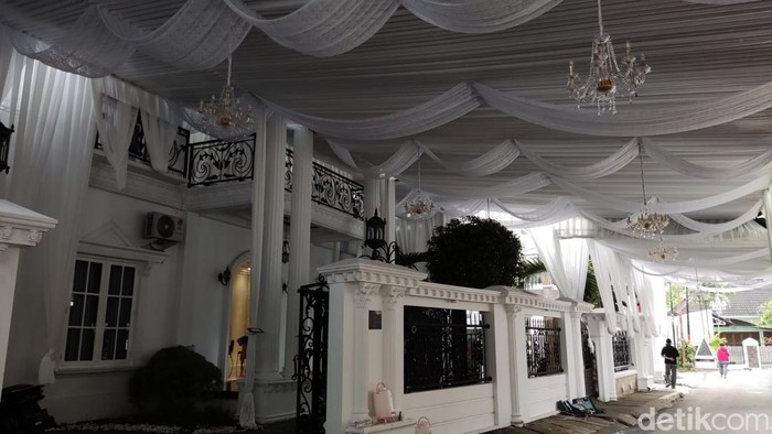 Situasi di kediaman Erina Gudono di Mlati, Sleman, DIY, Sabtu (3/12/2022).