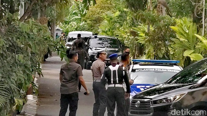 Suasana kediaman Presiden Joko Widodo di rumah Sumber, Solo, Sabtu (3/12/2022).