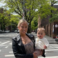 Amerika Serikat, Elise Hansen, Istri Aaron LongPara WAGs AS yang ikut menemani pasangan bertanding di Piala Dunia Qatar juga ikut berbahagia. Salah satunya adalah Elise Hansen yang merupakan istri dari Aaron Long. Elise adalah mantan asisten eksekutif di sebuah firma konsultan manajemen.Foto: Instagram