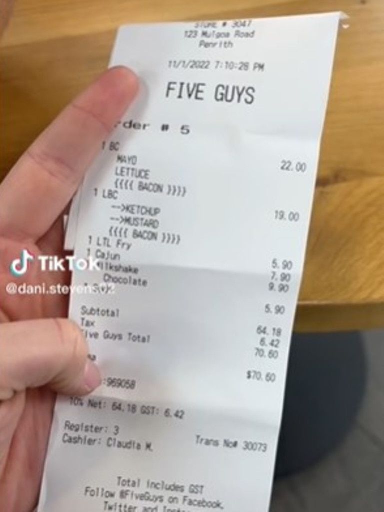 Wanita Ini Kapok, Pesan Burger Biasa Harganya Rp 700 Ribuan!