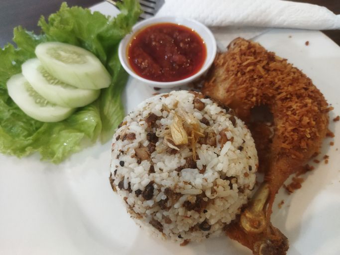 5 Jenis Nasi Populer di Restoran Betawi-Sunda, Ada Liwet hingga Timbel