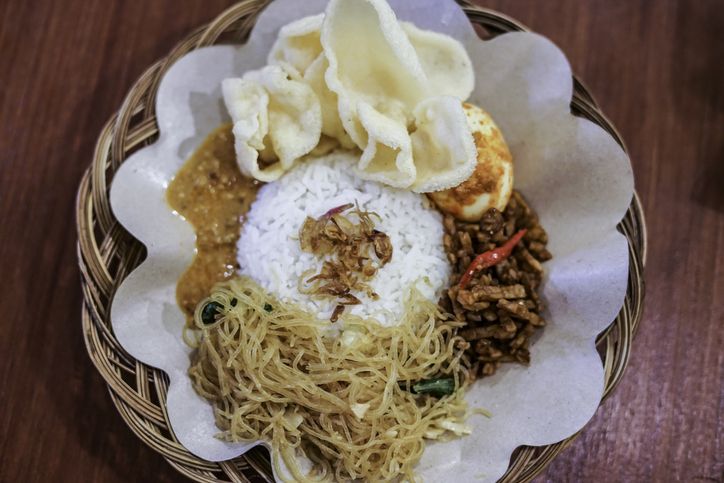 5 Jenis Nasi Populer di Restoran Betawi-Sunda, Ada Liwet hingga Timbel