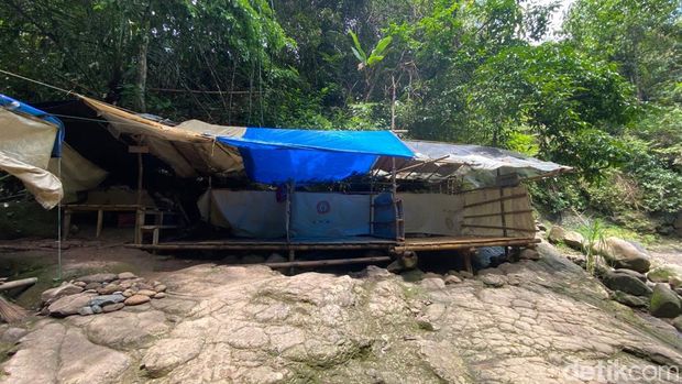 Air Terjun Pelangi Jonjo Parigi di Gowa.